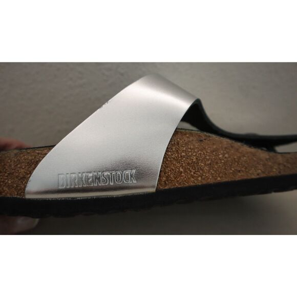 Birkenstock Women's EUR 37 US 6 Metallic Silver Leather Gizeh Big Buckle Sandals - Picture 11 of 15
